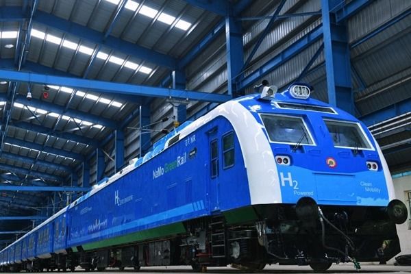 దేశ తొలి హైడ్రోజన్ రైలుకు మోదీ జెండా ఊపు