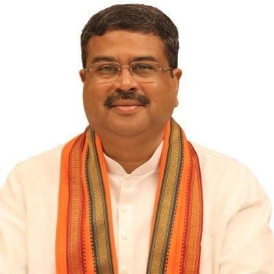 నీట్ వివాదం: ధర్మేంద్ర ప్రధాన్ రాజీనామా