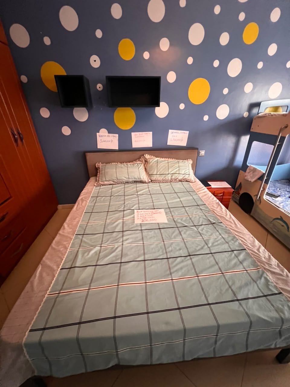 Kids 5x6 bed with mattress