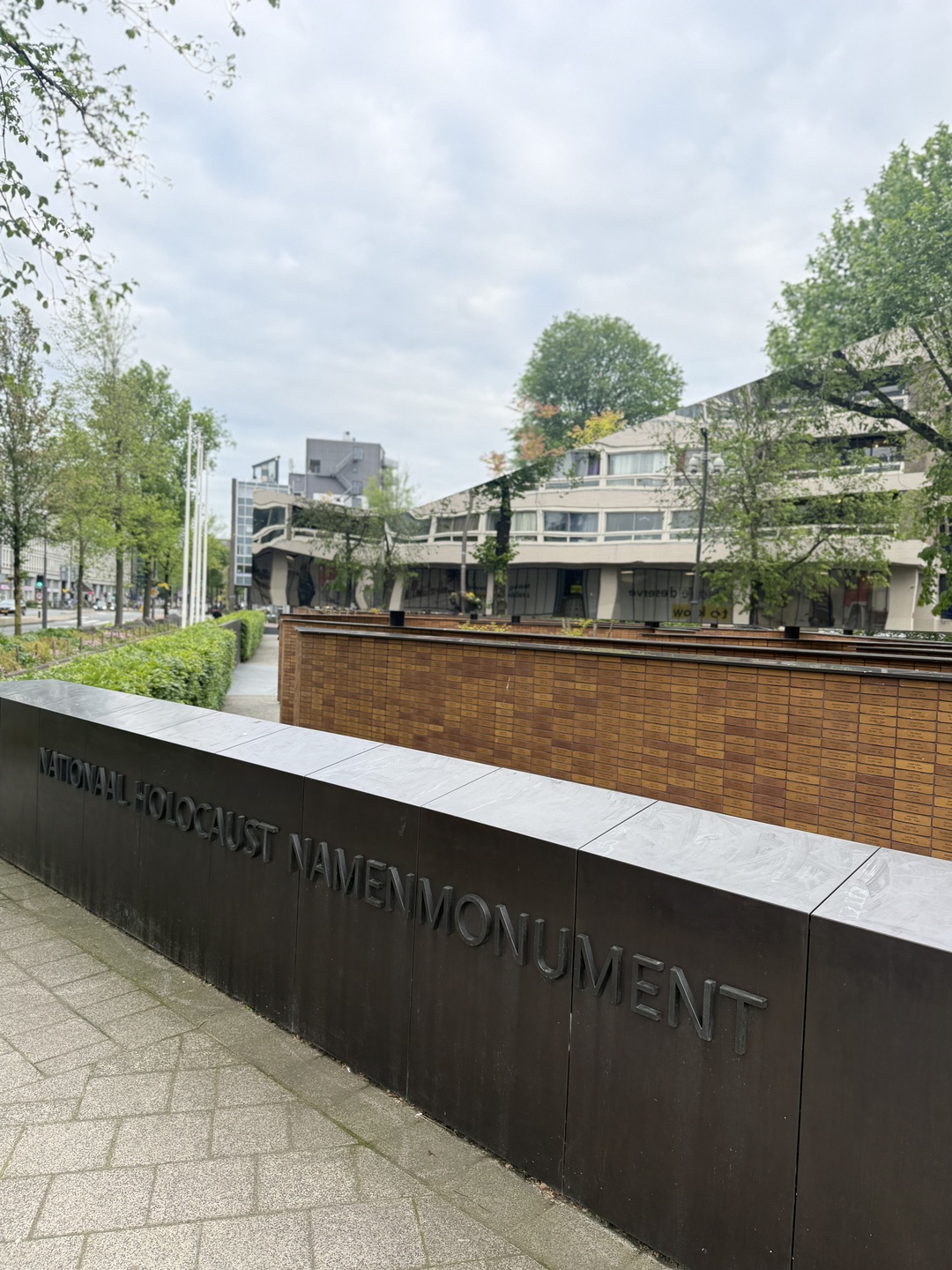 Monumento a los Nombres del Holocausto