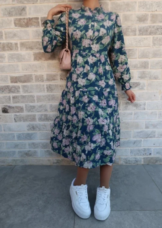 שמלה פרחונית צנועה