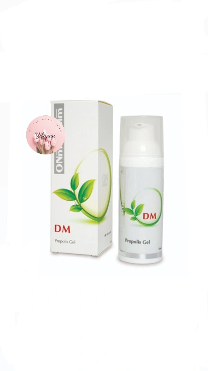 קרם לחות די. אם לעור שמן עד שמן בעייתי SPF15 , 50ml.