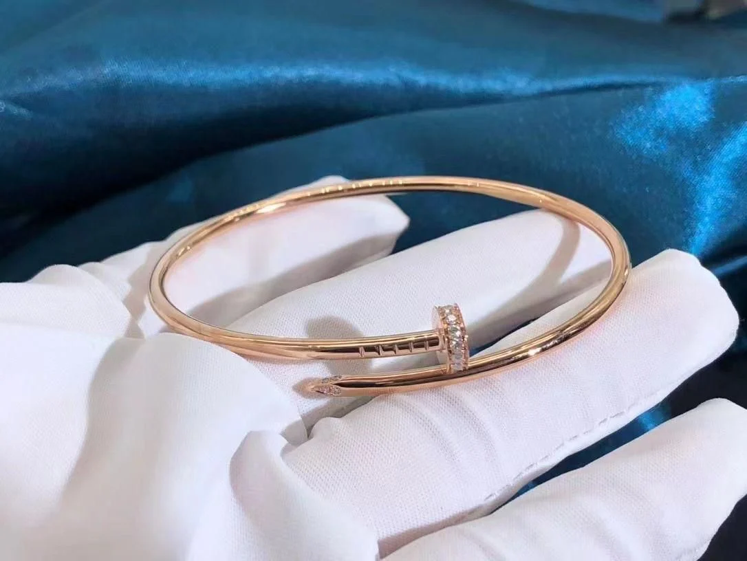 צמיד זהב נצמד