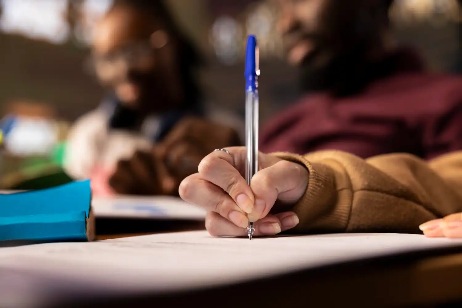 מדגרה – 14 מפגשים של כתיבה ויציאה לאור