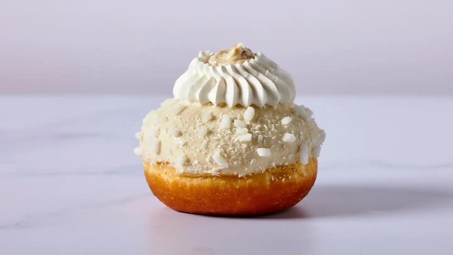 סופגניה פרלינה קוקוס שוקולד לבן