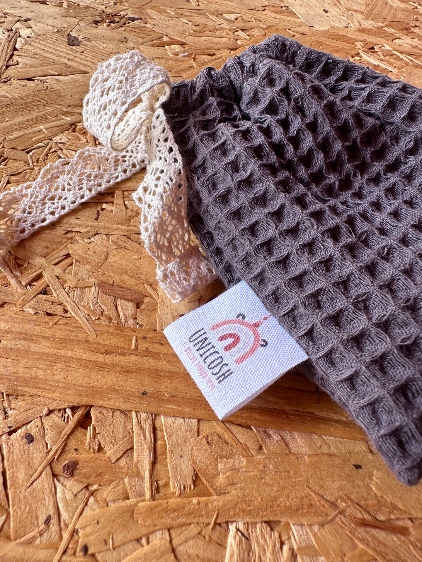 קייס מוצצים אפור כהה