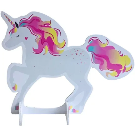 מרכז שולחן חד קרן