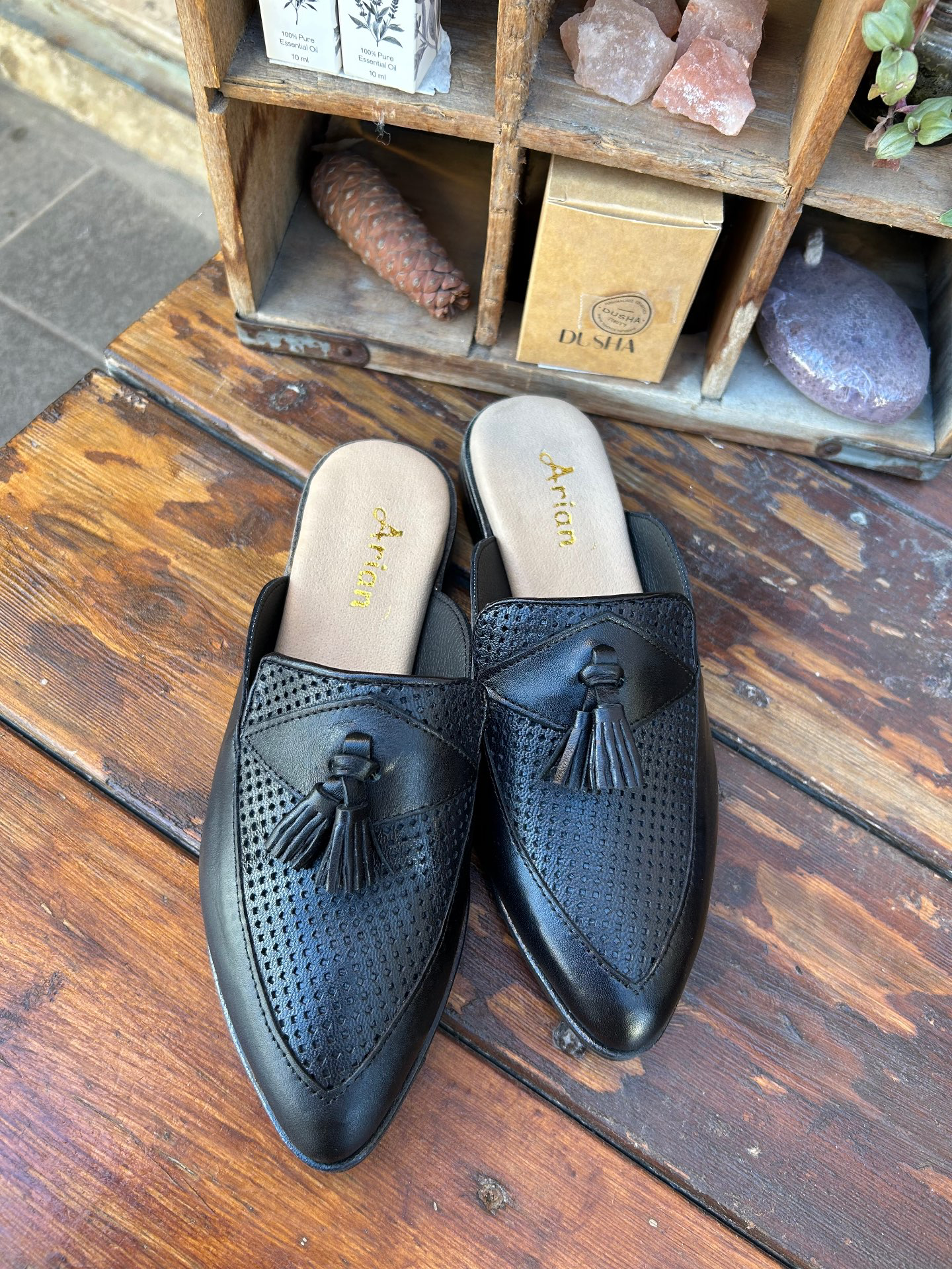 כפכף עור שחור איב