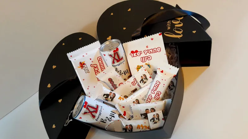 מארז יום נישואין בקופסאת לב איכותית