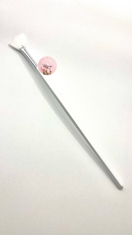 מברשת למריחת מסכה לעור הפנים