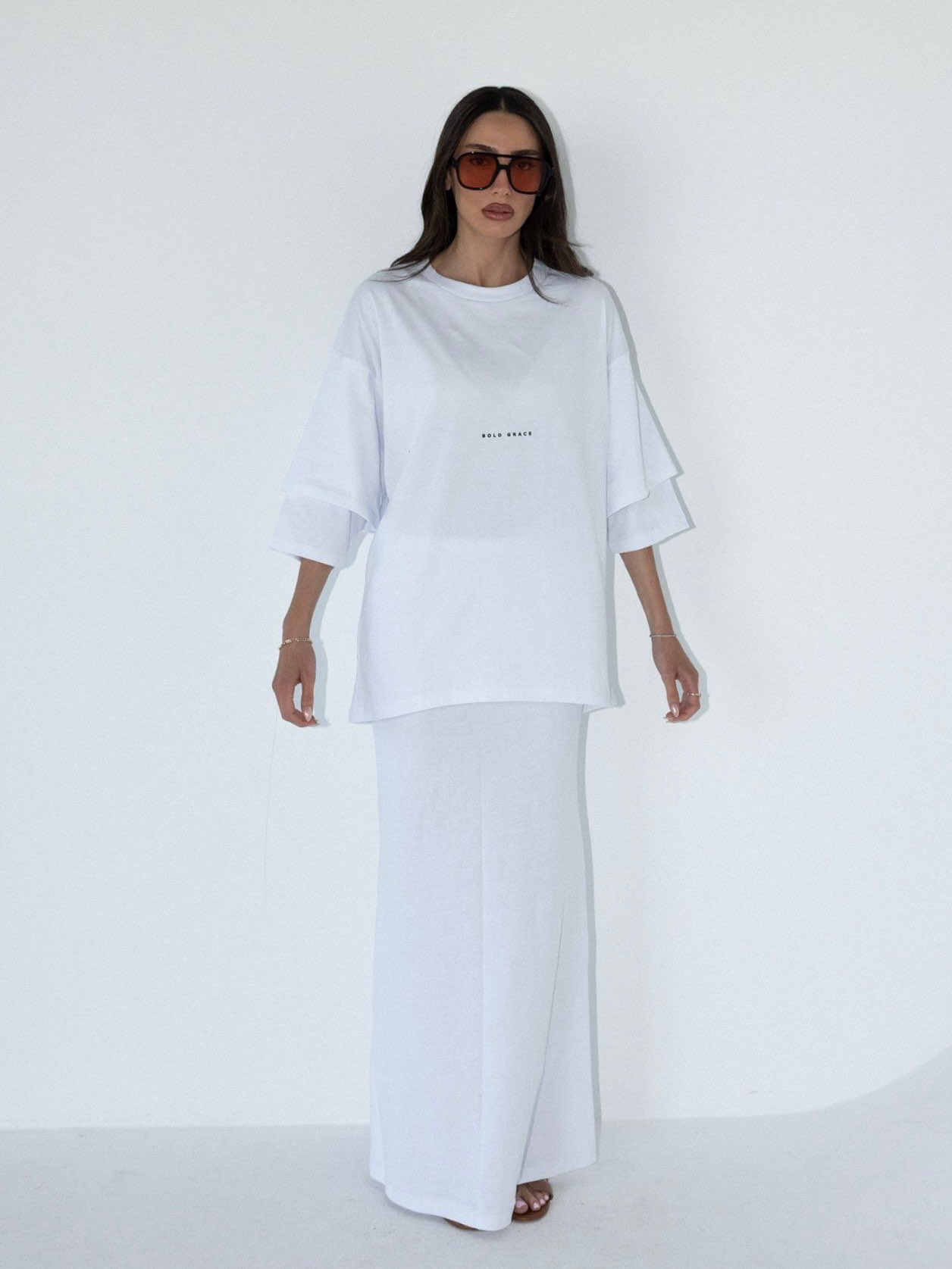 חליפת בולד לבן