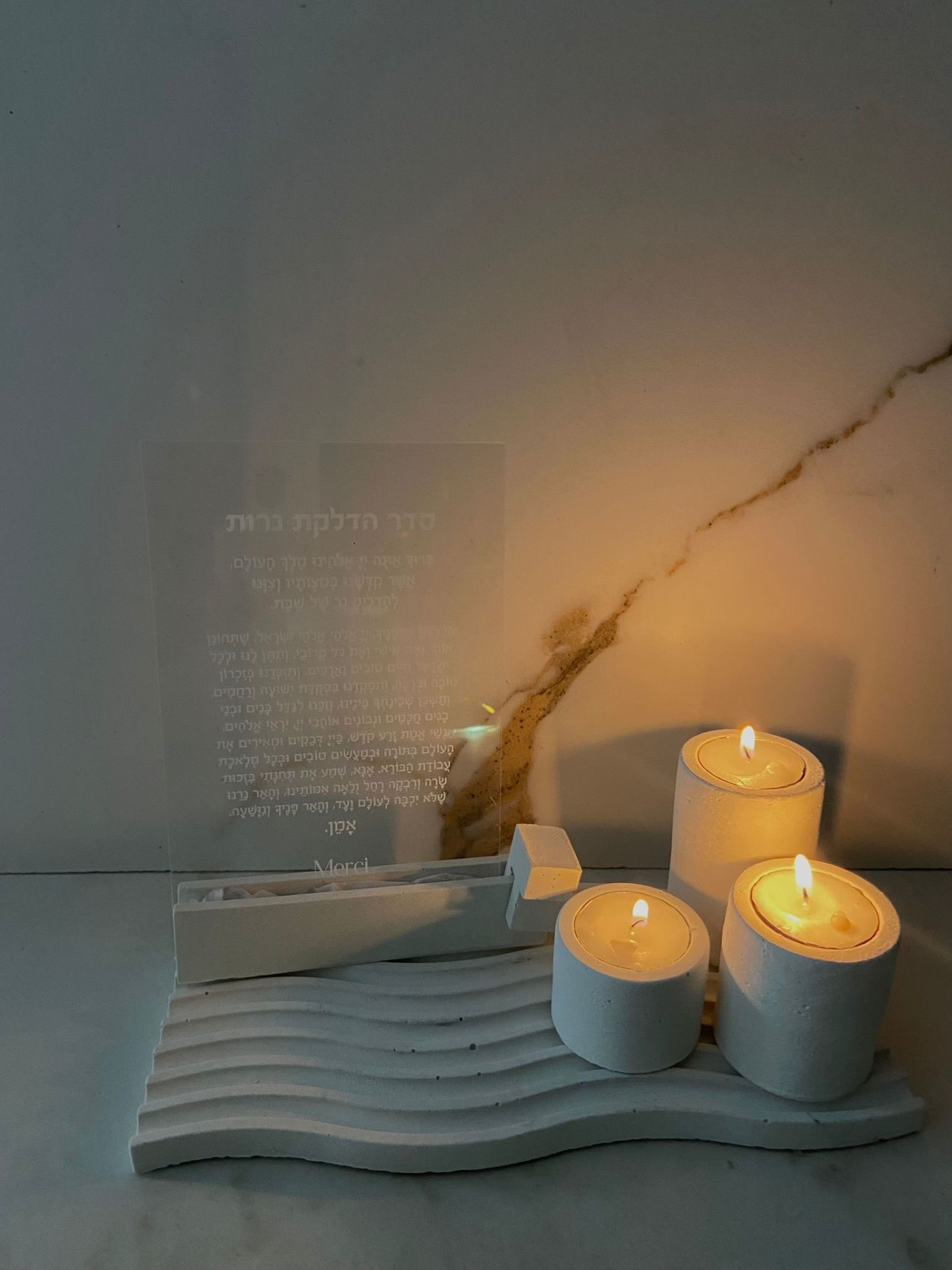 סט הדלקת נרות מגש פסים