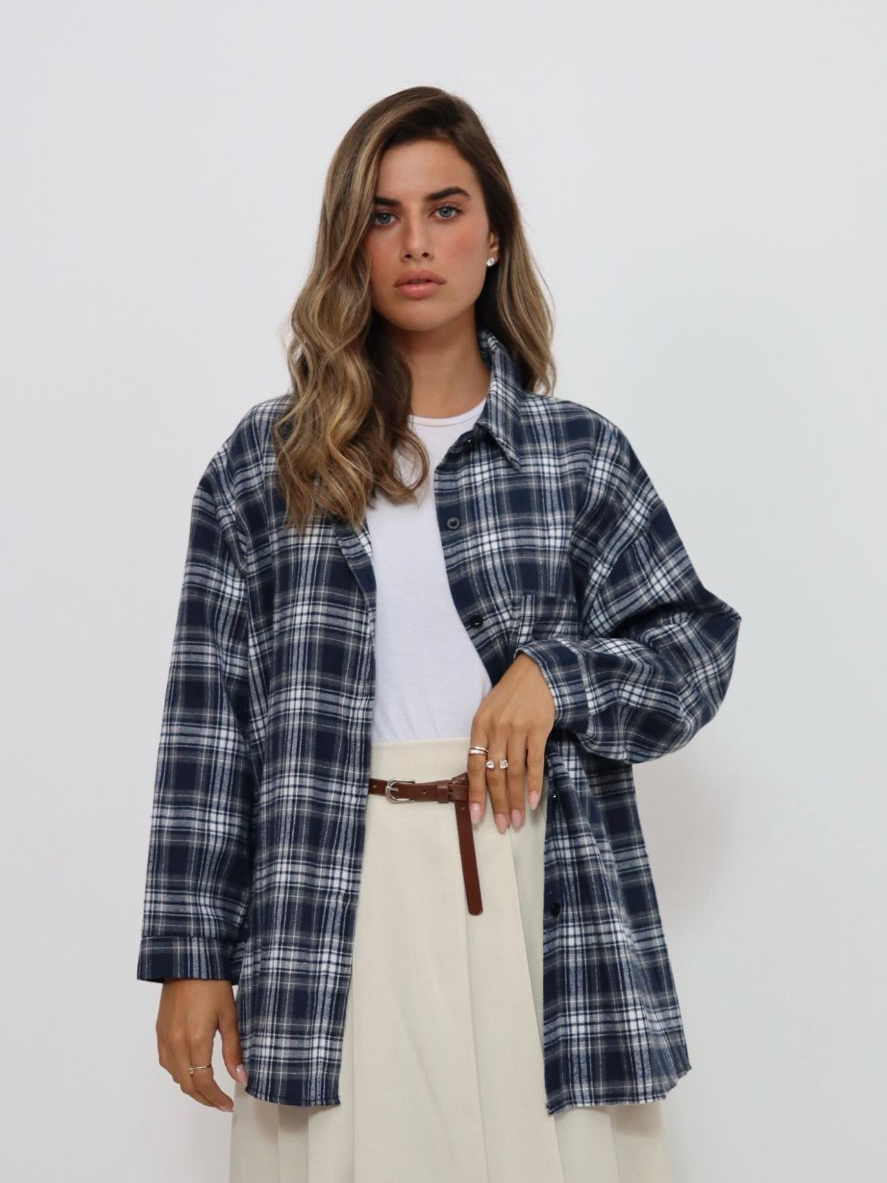 מכופתרת משבצות כחול דגם 2