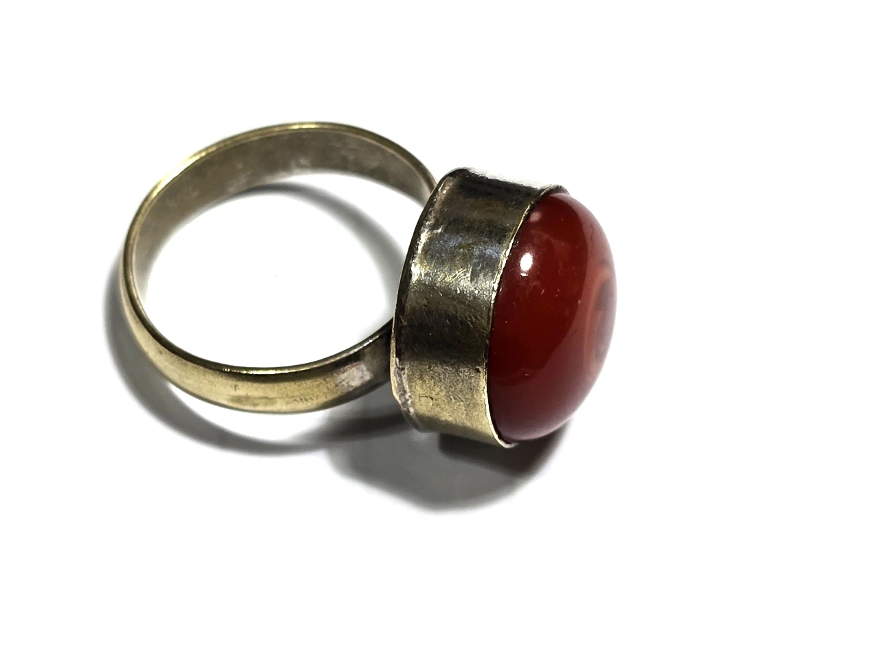 טבעת כסף (הכסף אך ורק מסביב לאבן) האבן קוריליאן מידה 8