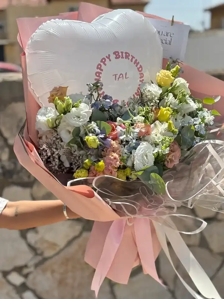 זר בלון לב פסטל