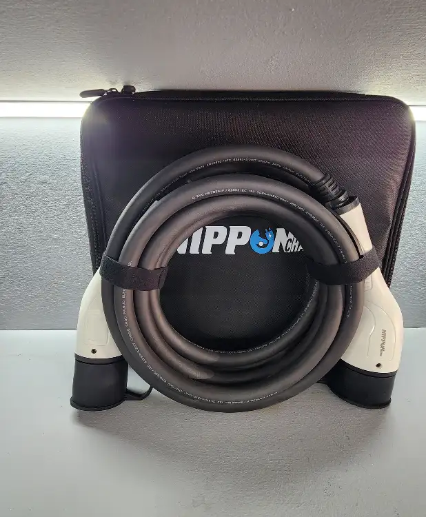 כבל טעינה לעמדה ציבורית 