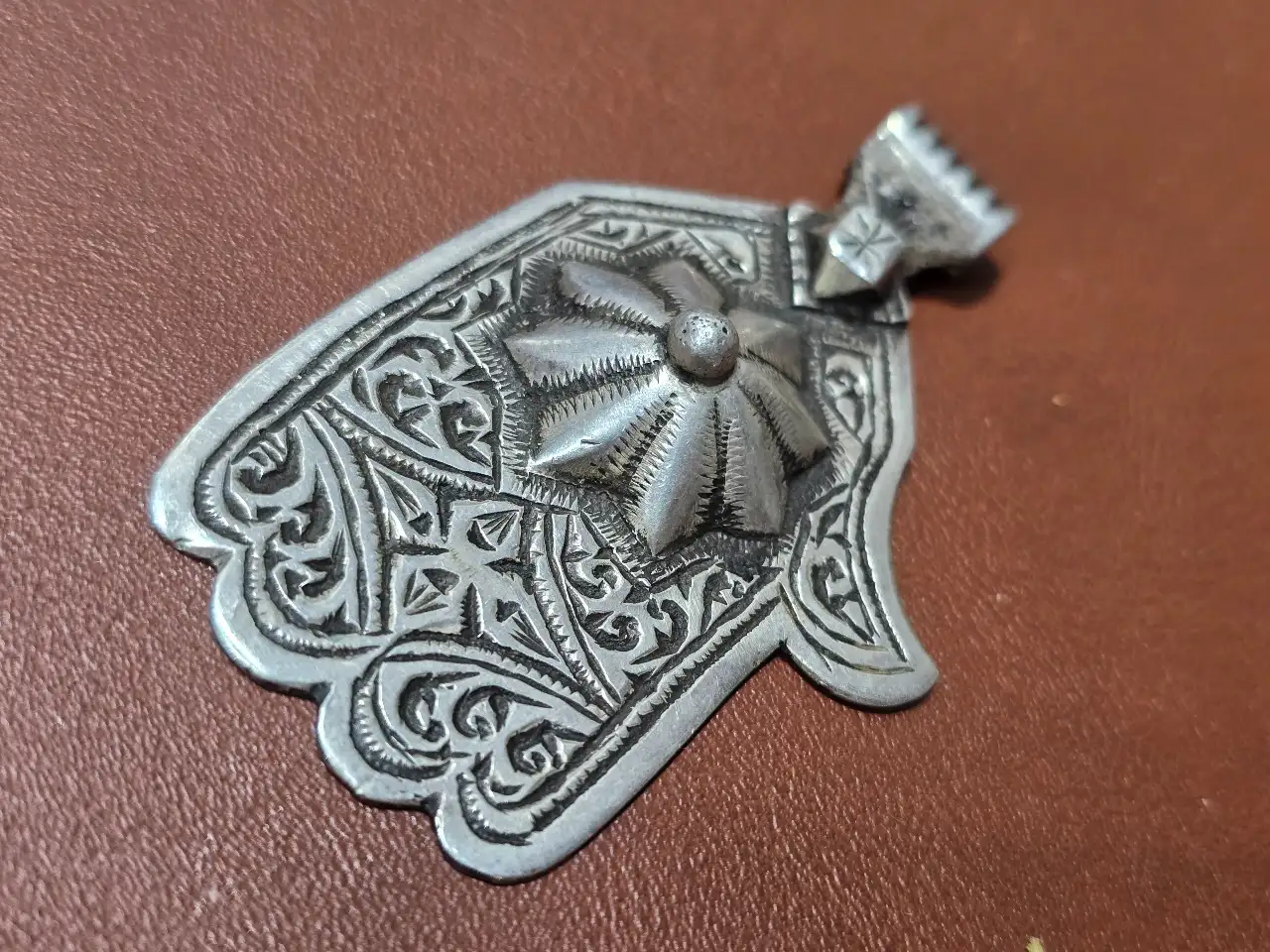 תליון מכסף(לא חתום)מהמם ביופיו