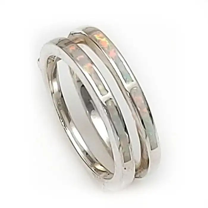 טבעת כסף לאישה עם פסים אבן אופל עבודת יד