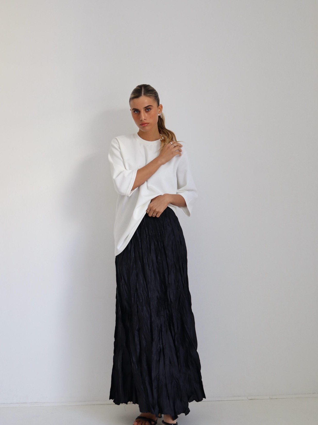 חצאית קרפ שחור