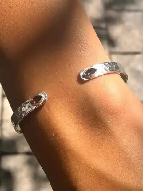 Silver sterling hammered bangle for woman with 2 grenat stones