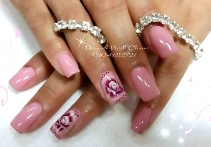 מילוי אקריל - ציור ורד בשיטת "הואן- סטרוק"