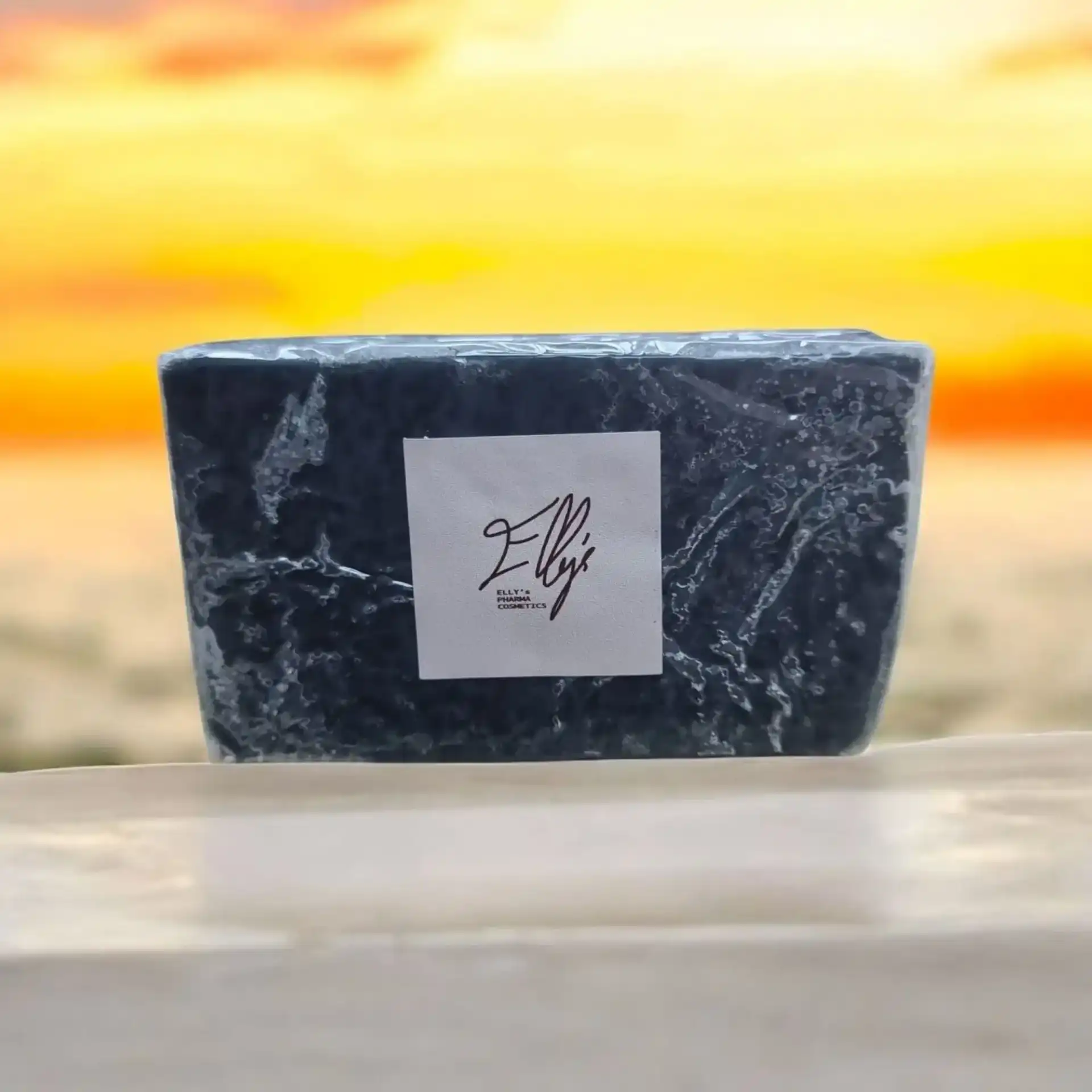 סבון פחם במבוק לטיפול בכל בעיות העור | טוליז פארמה