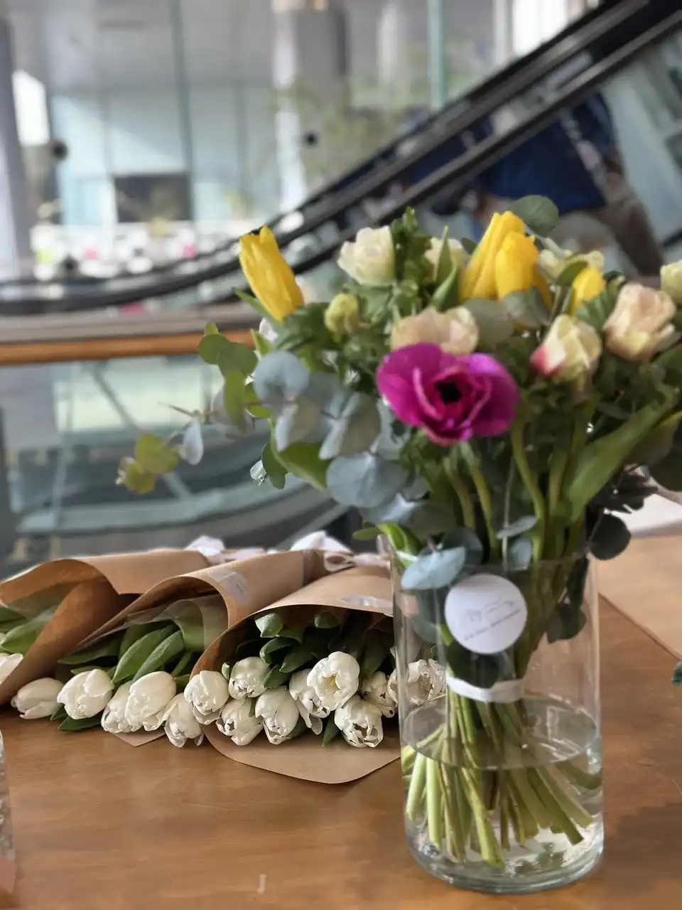 זר חורפי טוליפים וכלניות צבעוני