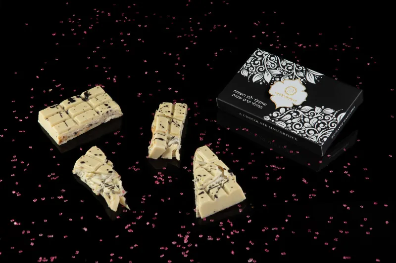 שוקולד לבן דובאי בטעם קרם עוגיות