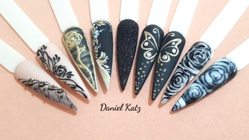 מגוון קישוטים במכחול