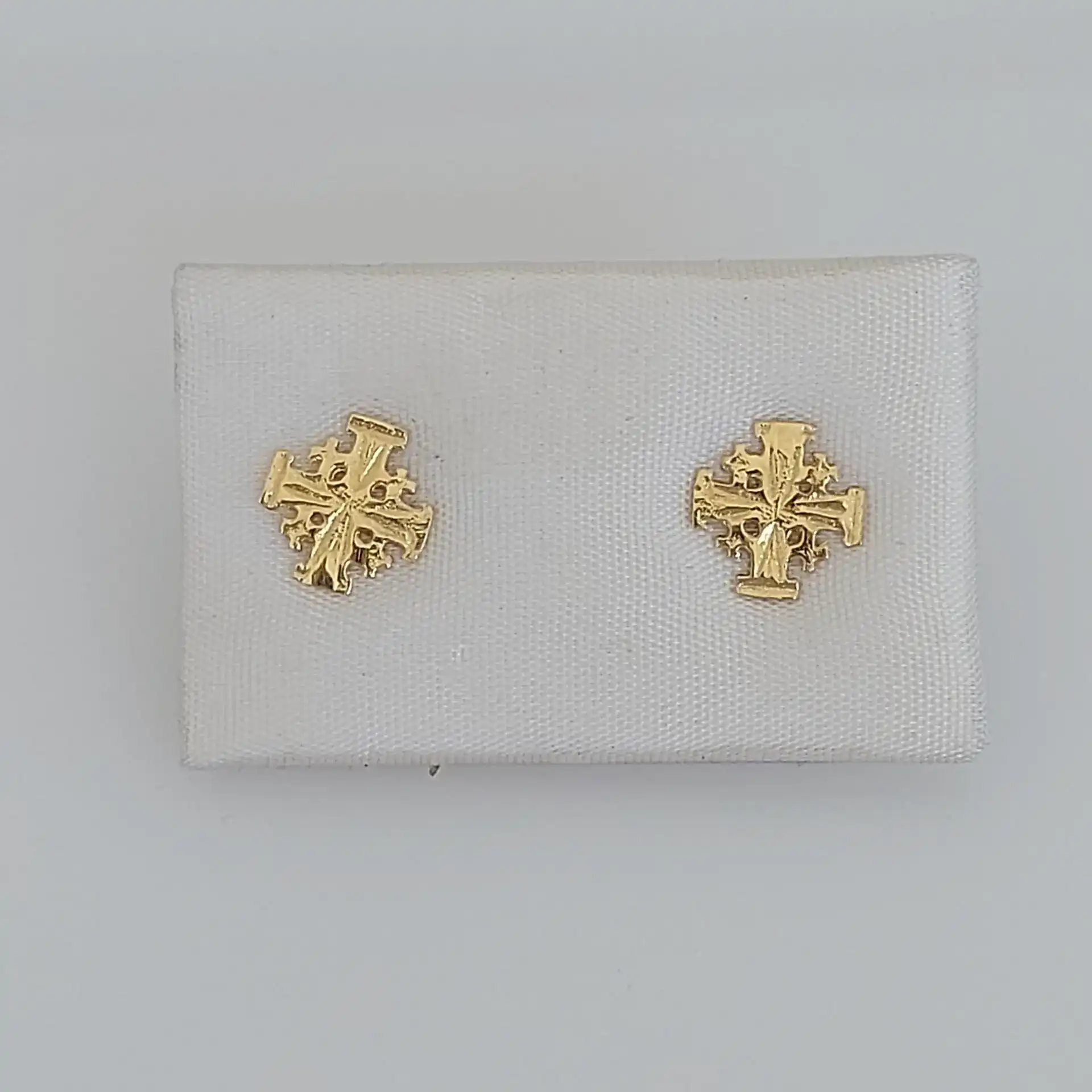 עגילים צמודים צלב ארמני זהב 14K