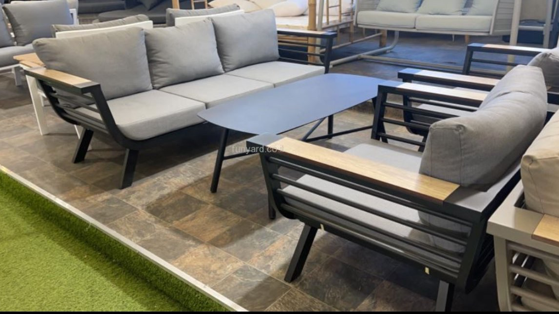 ניקוי מושבי חוץ מקצועי עד הבית – הסרת כתמים ולכלוך | ספפה