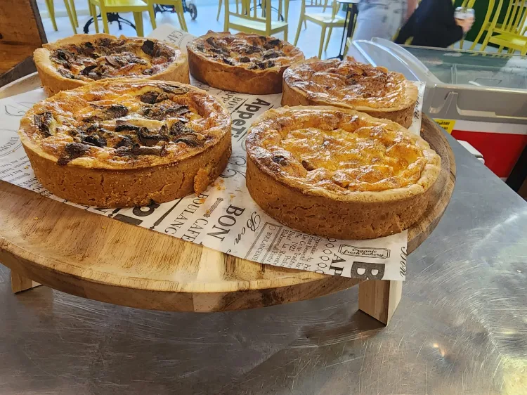 מגוון קישים בטעמים  - לפי הזמנה