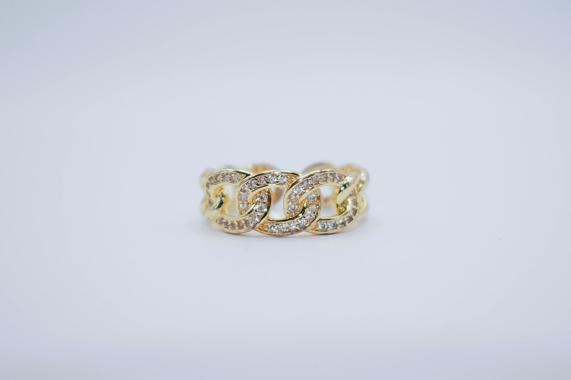 טבעת גורמט משובצת