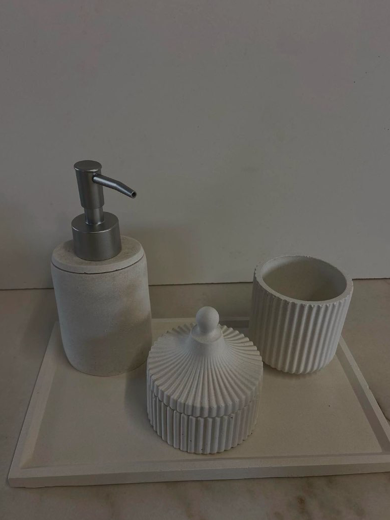 מארז אמבטיה דגם פסים 