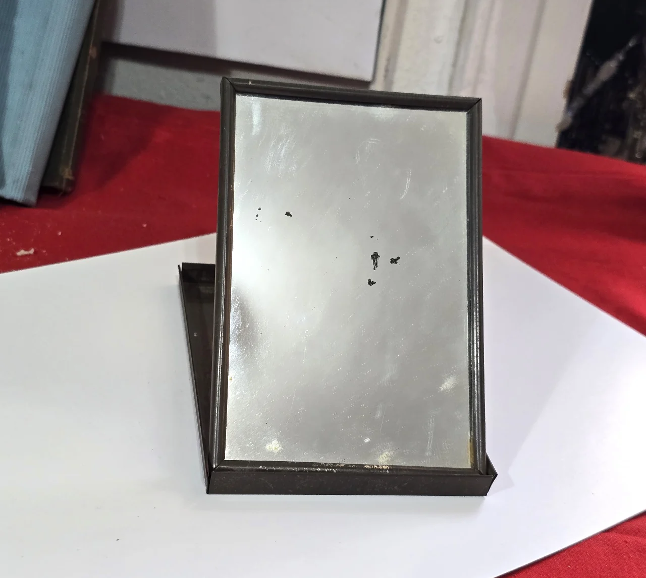 המראה המתקפלת שהייתה לכל חייל בזמן הגיוס שנות ה.60\70