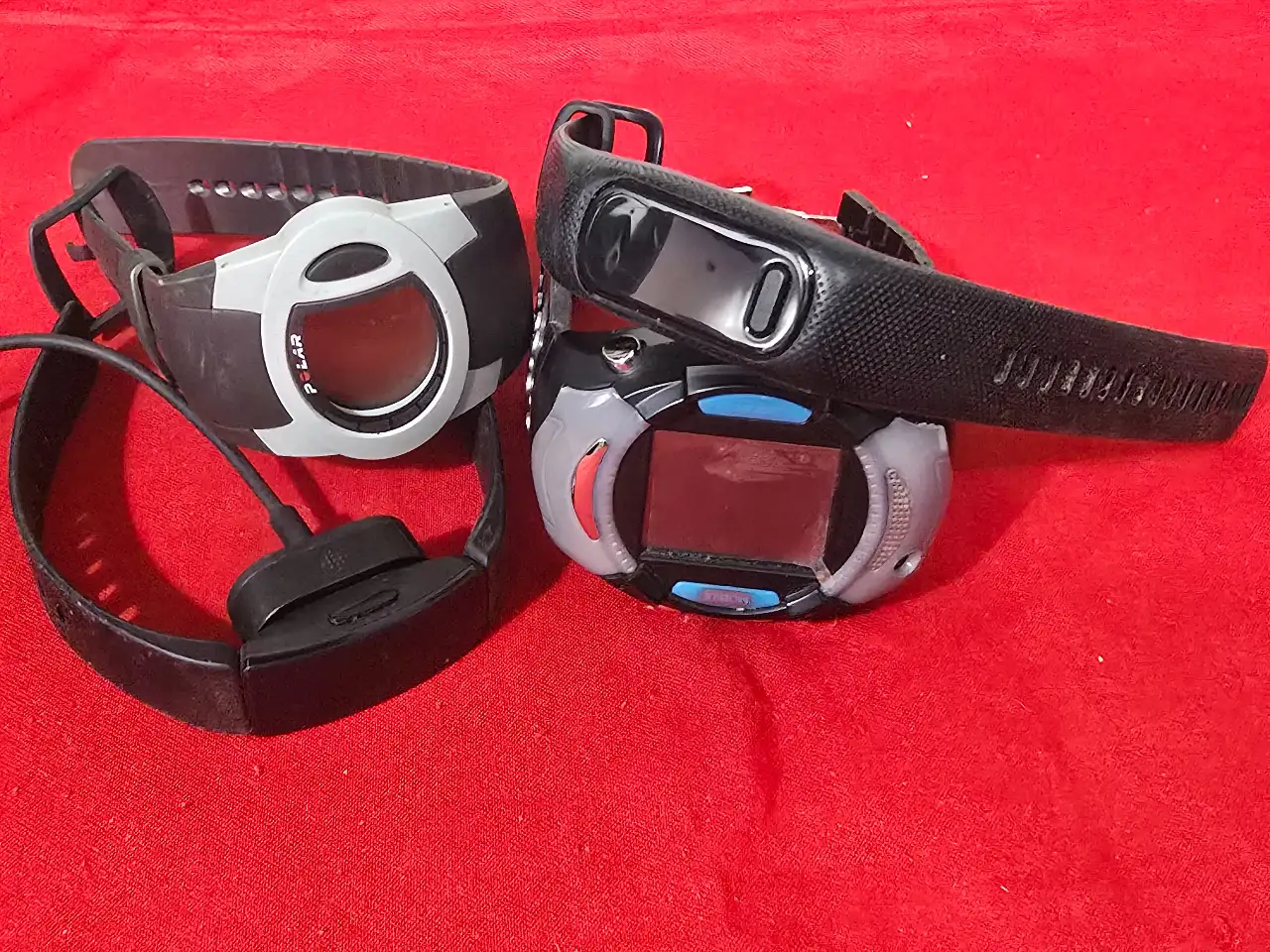 1-שעון ספורט דיגטלי 2-שעון בדיקת דופק 3-צמידים כושר חכם 2