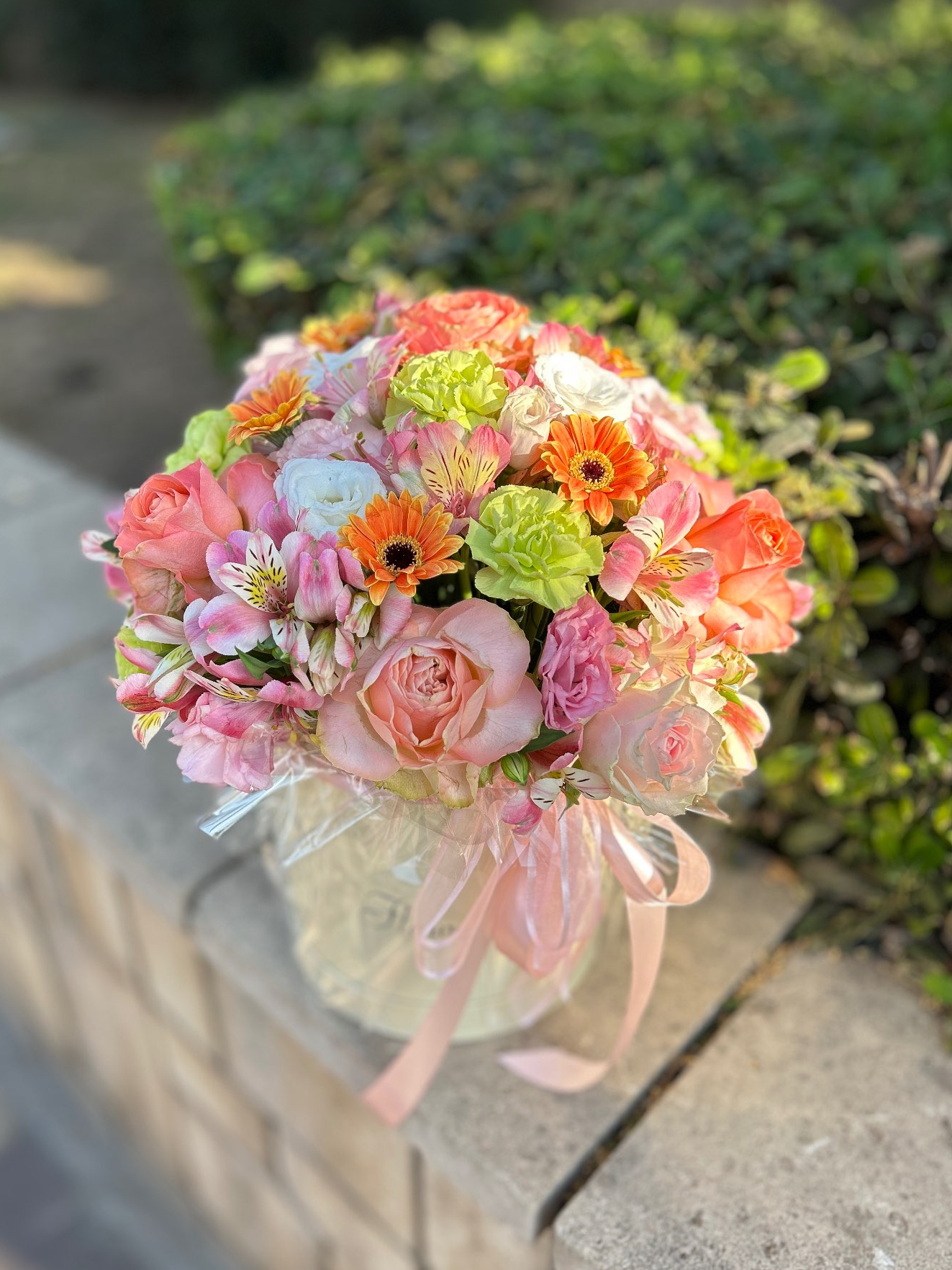 קופסת פרחים בצבע כתום