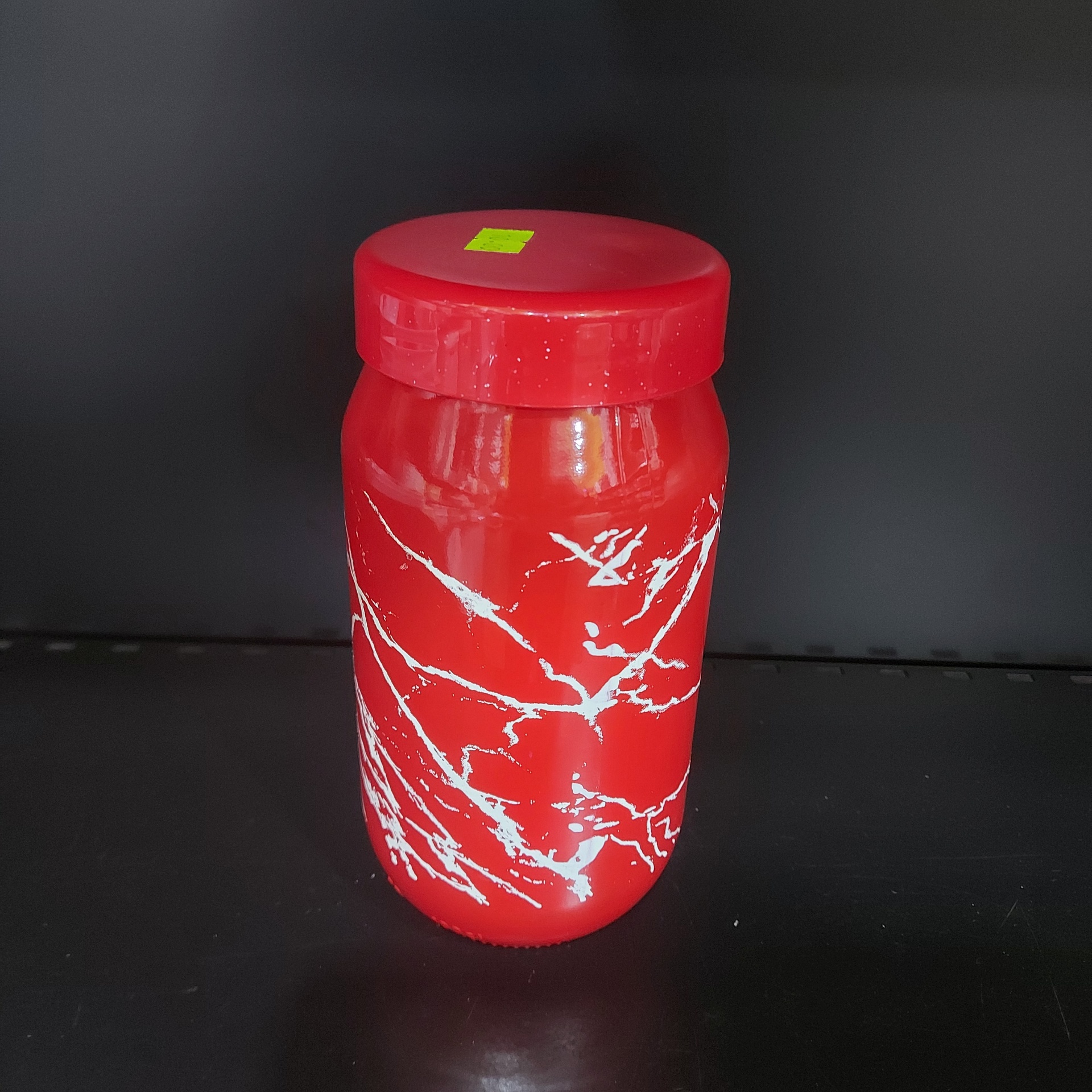 צנצנת מעוצבת 