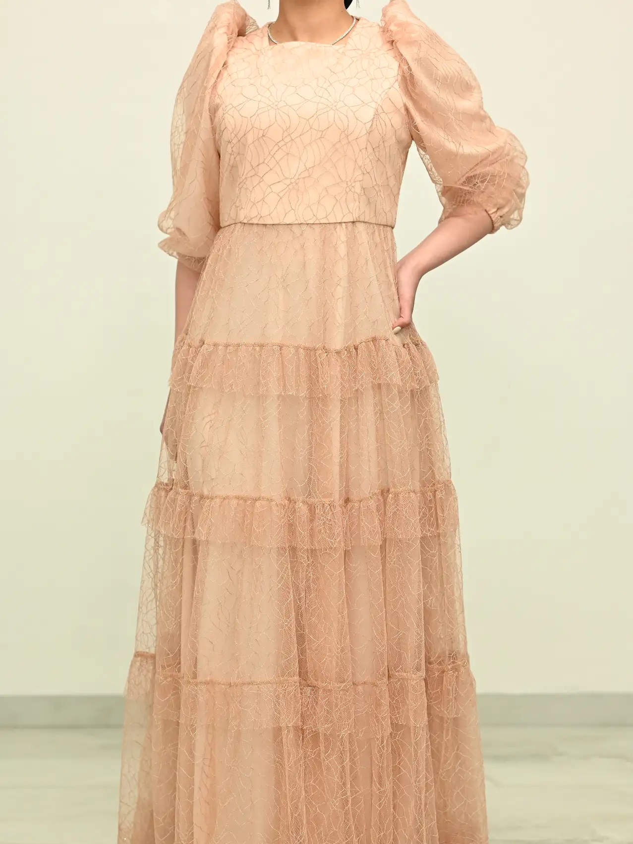 שמלת קסם - קאמל צנועה