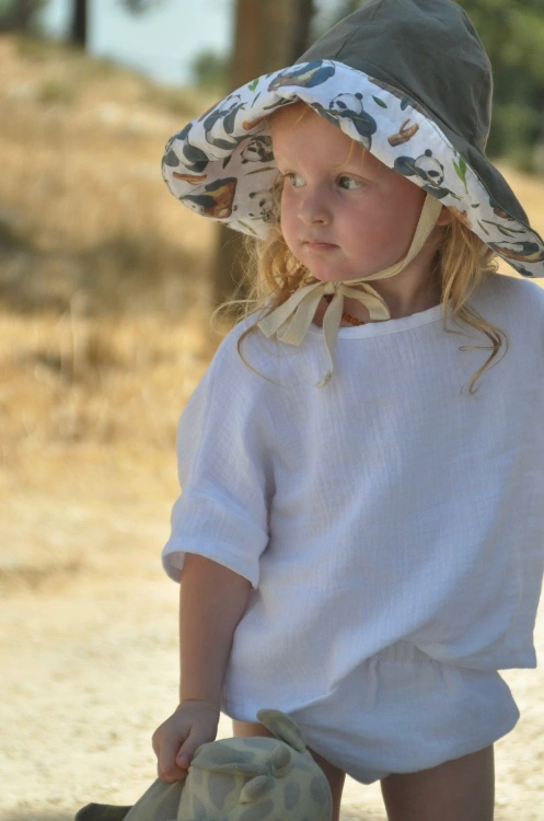 חליפת טטרה לבנה