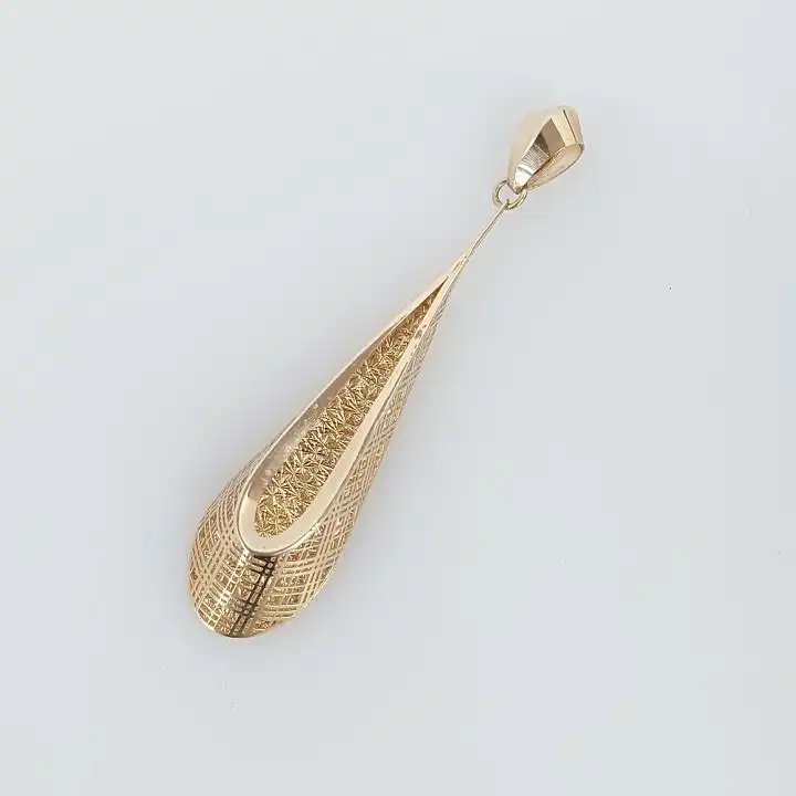 תליון זהב 14K ענק  מודרני בעיצוב תחרה תוצרת איטליה