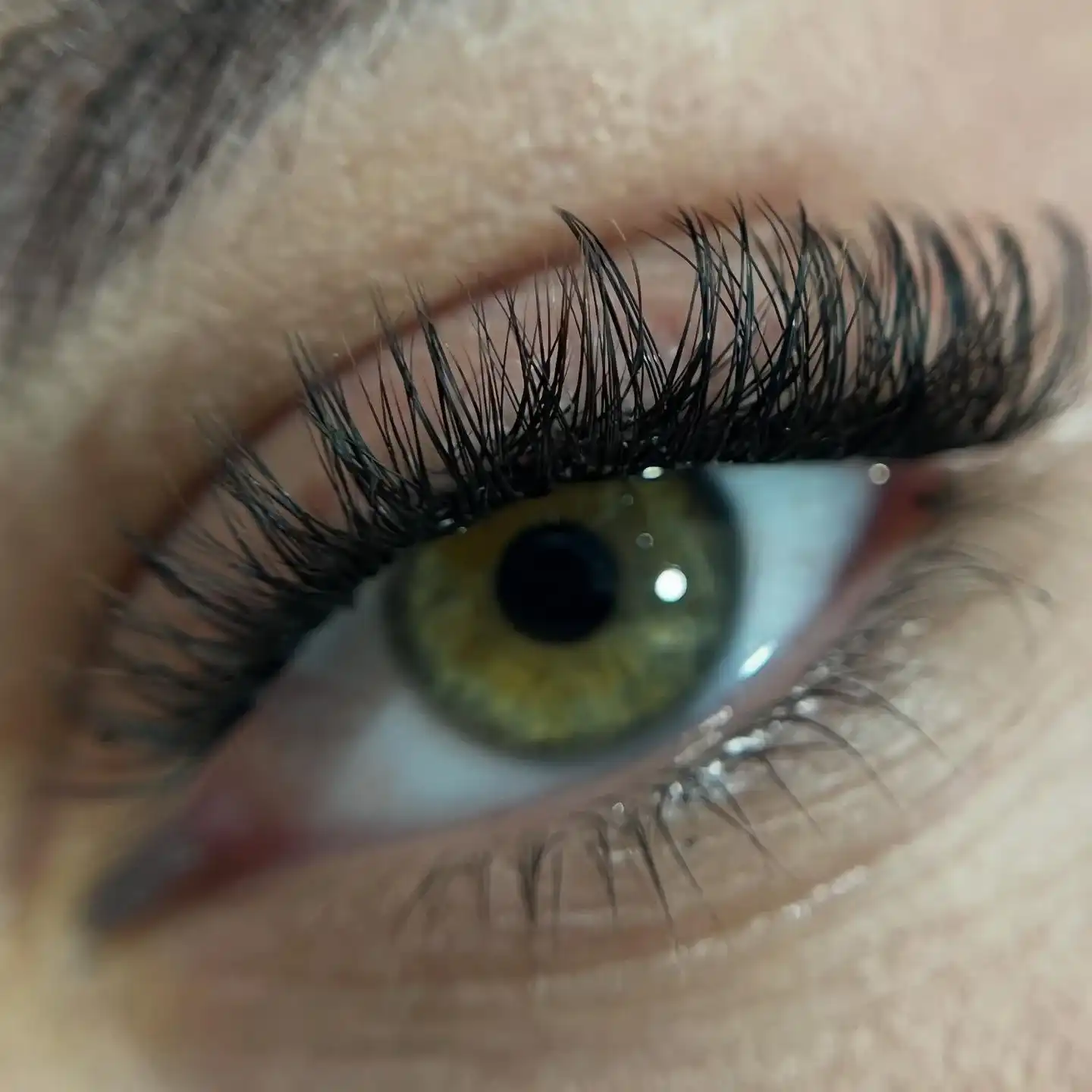 הדבקת ריסים