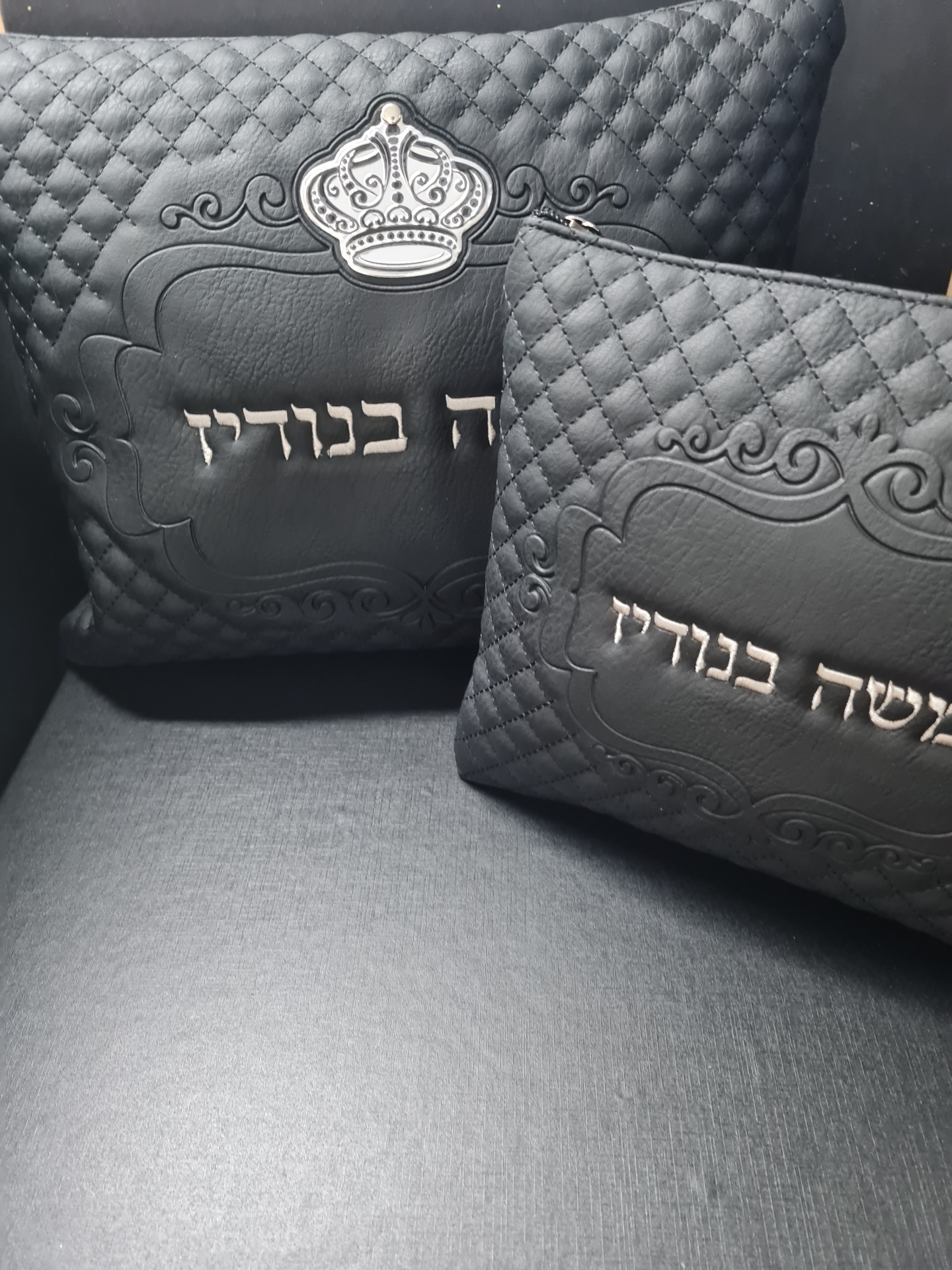 סט דמוי עור שחור כתר