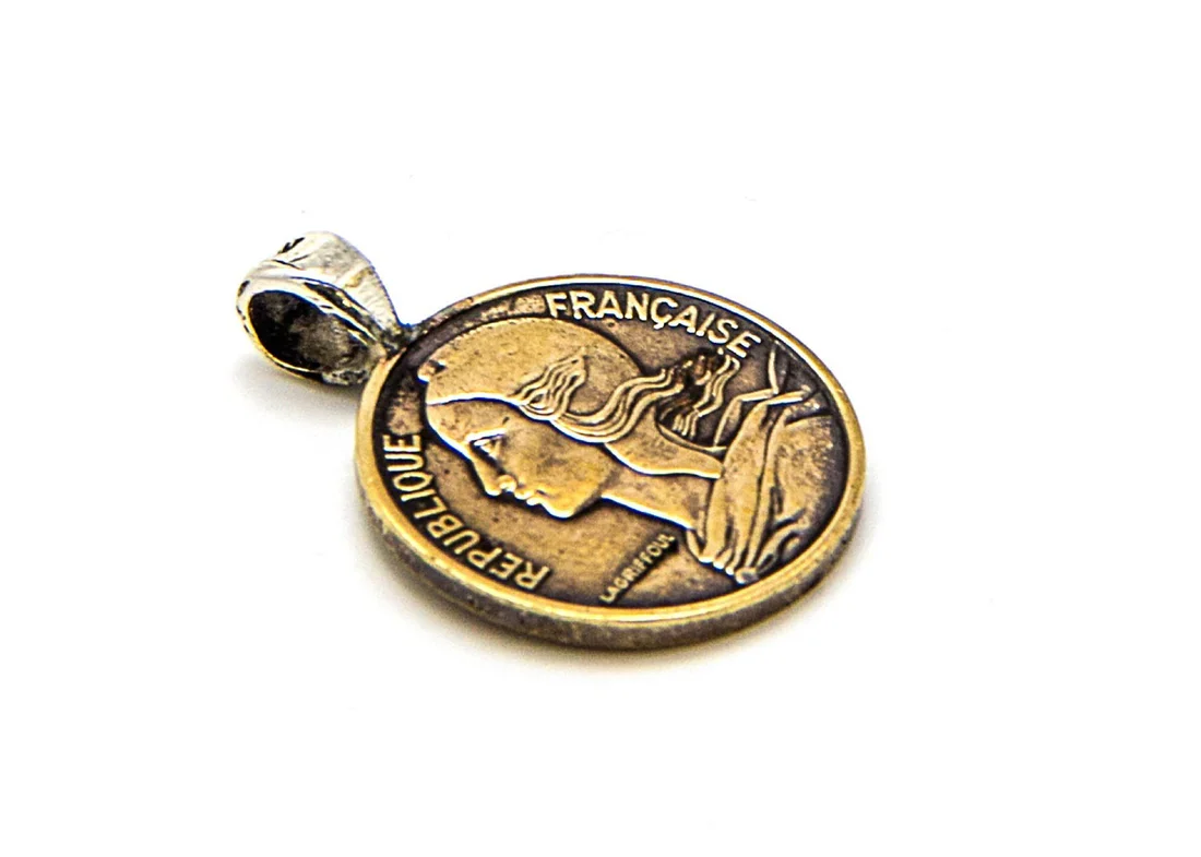 5 סנטימס מטבע צרפתי - שרשרת מטבעות ישנה