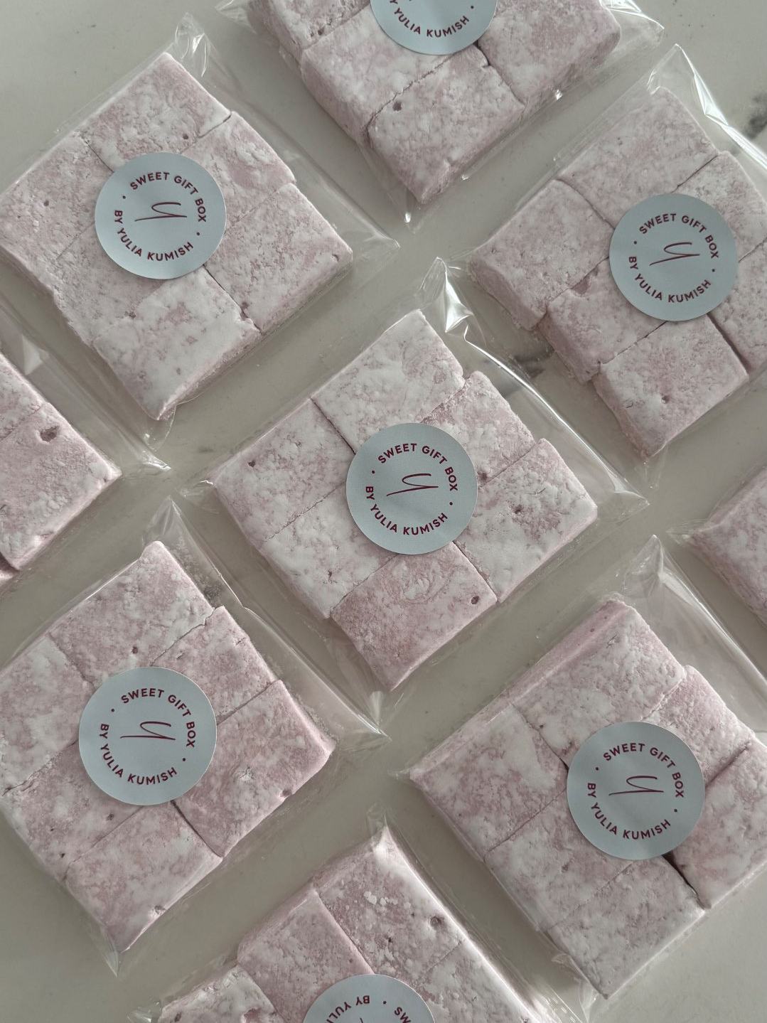 מרשמלו בעבודת יד בטעמי תות פטל