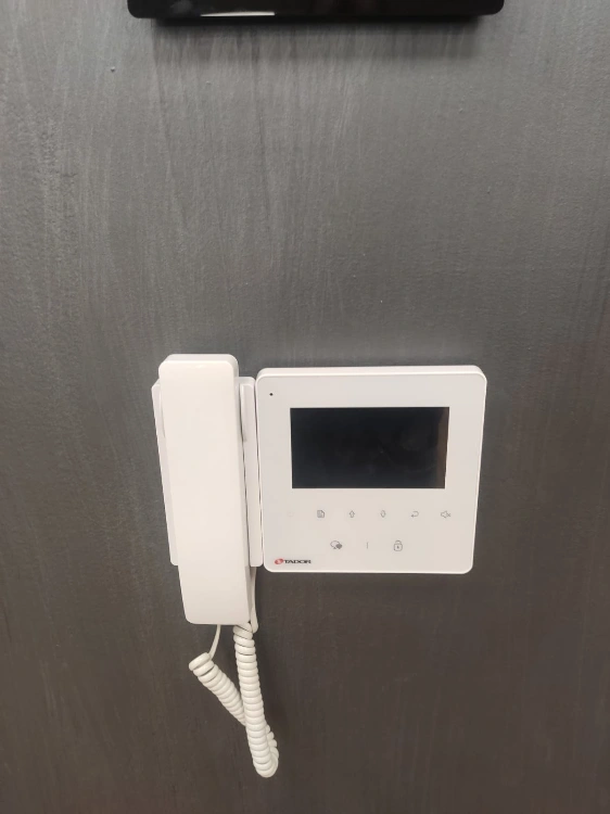 אינטרקום עם שפורפרת