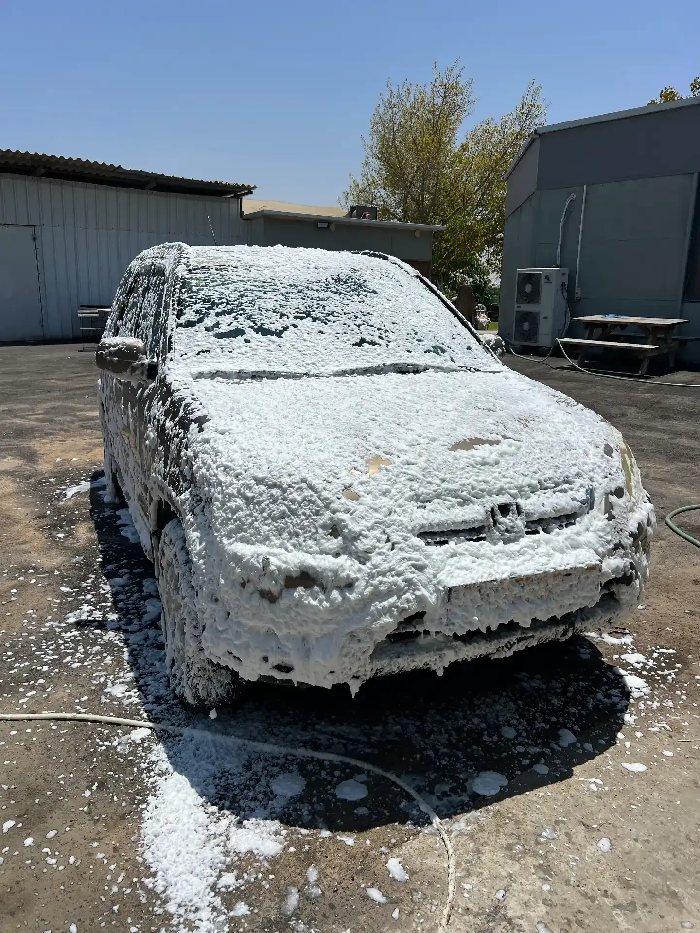 ניקיון פנימי וחיצוני לרכב רגיל