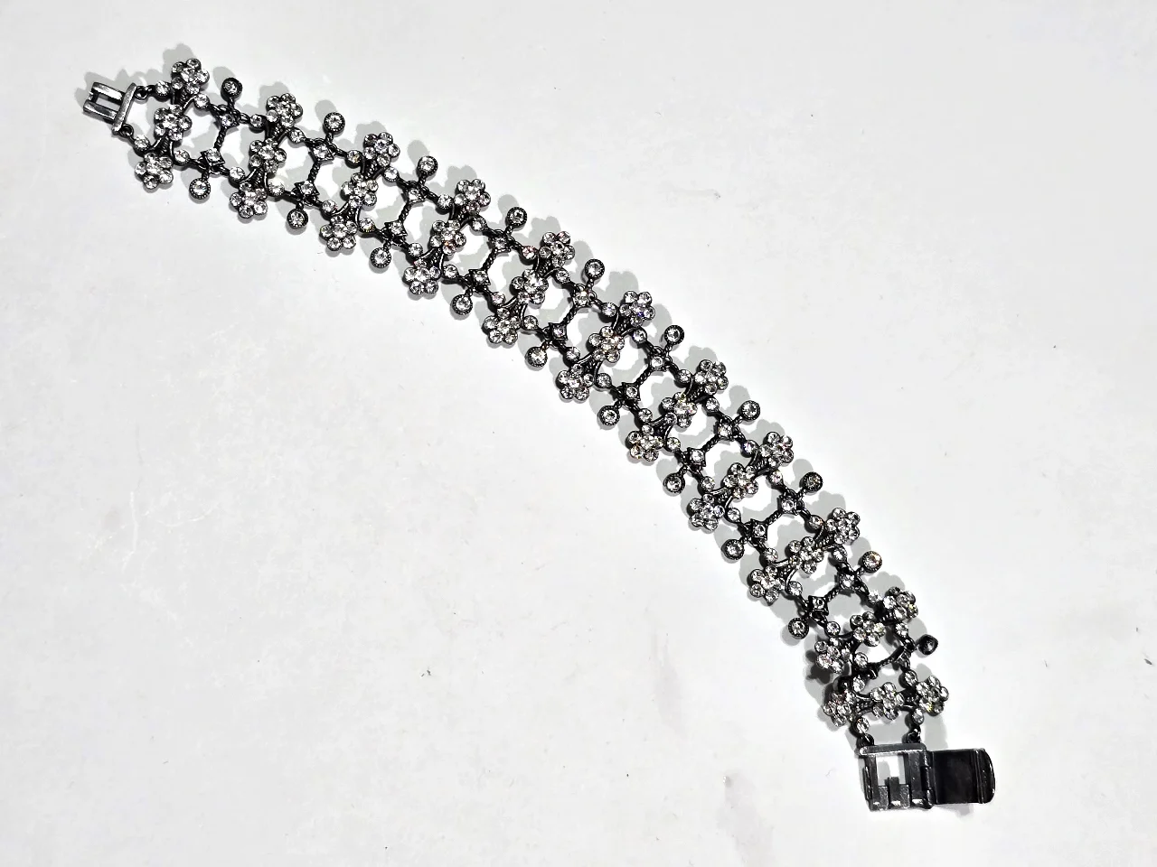 צמיד כסף בשילוב של אבני סברובסקי עבודת יד קולקציה של הבת של מיכל נגרין