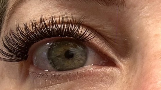 הדבקת ריסים