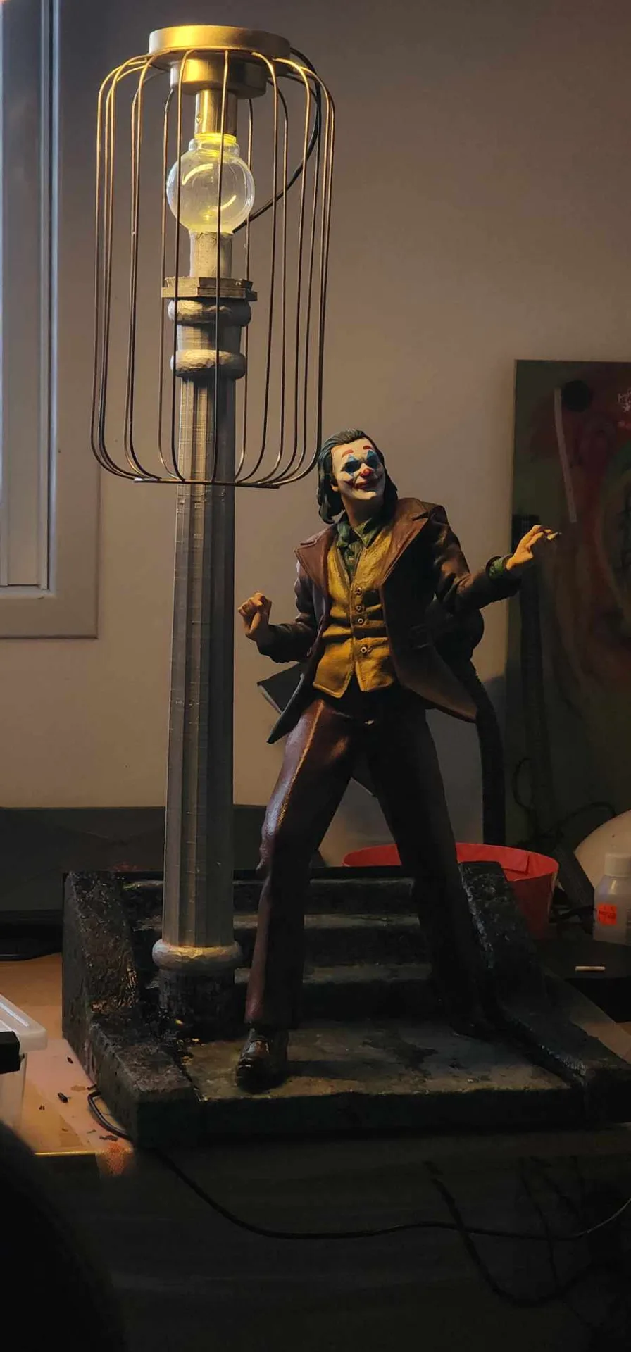 הגוקר - חואקין פיניקס פסל ענק במחיר הכרות